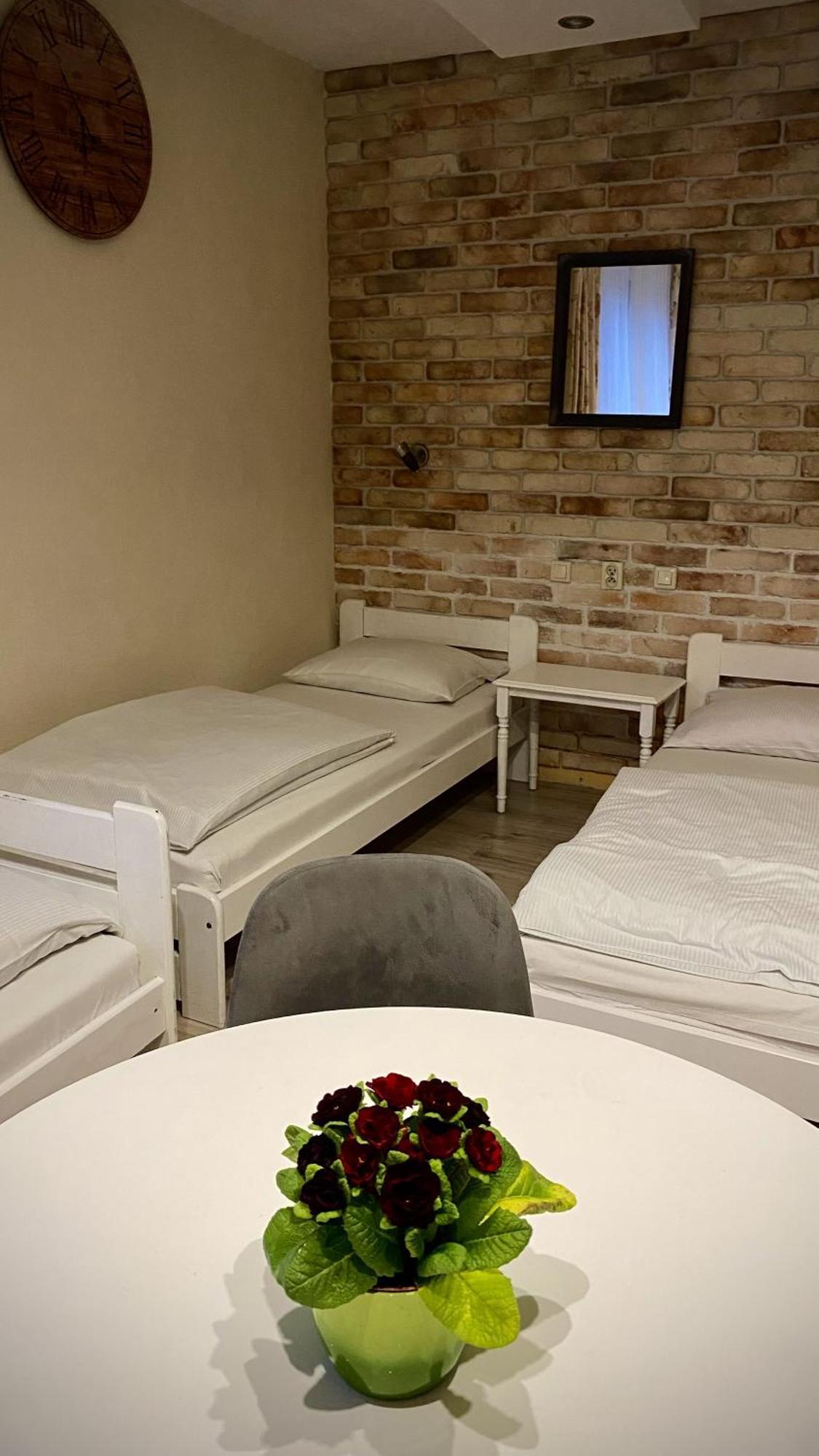 Villa Pod Orzechem W Zaniemyslu Экстерьер фото