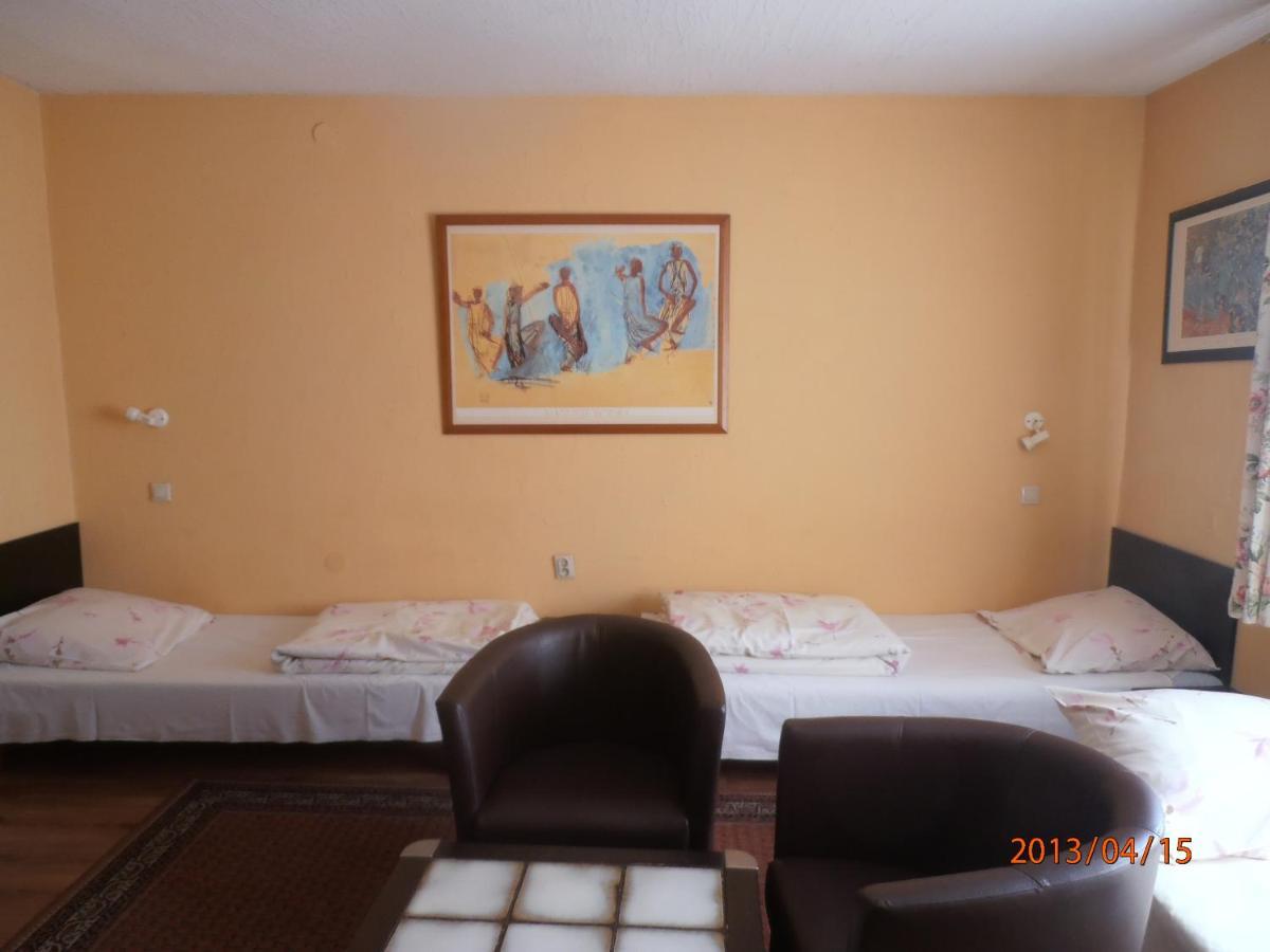 Villa Pod Orzechem W Zaniemyslu Номер фото
